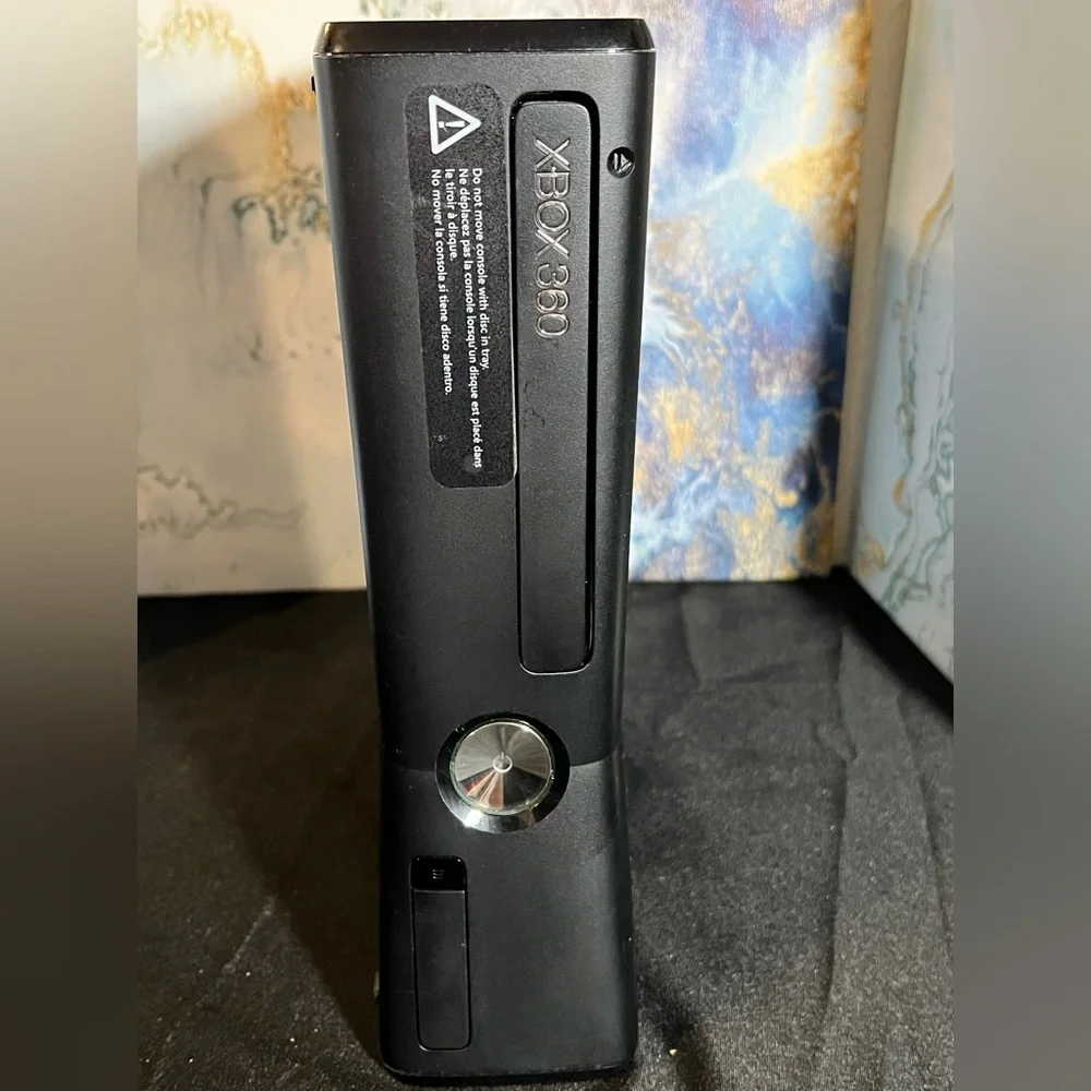 Xbox 360 S Slim 1439 Console with Accessories No Hard Drive TESTED